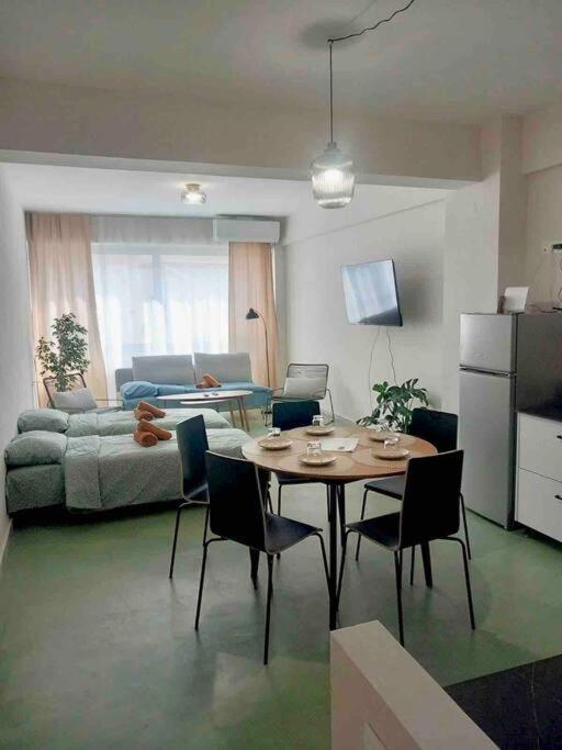 Specious Flat In Thessalonikiアパートホテル エクステリア 写真